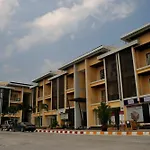 Boonjumnong Modern Apartment
